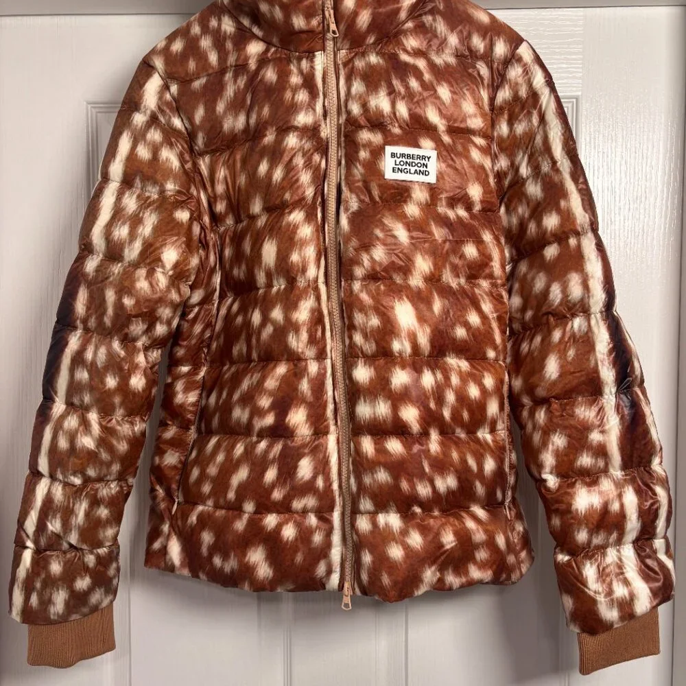 NWT Burberry Deer Print Down Light Puffer Jacket Size S - Picture 2 of 7